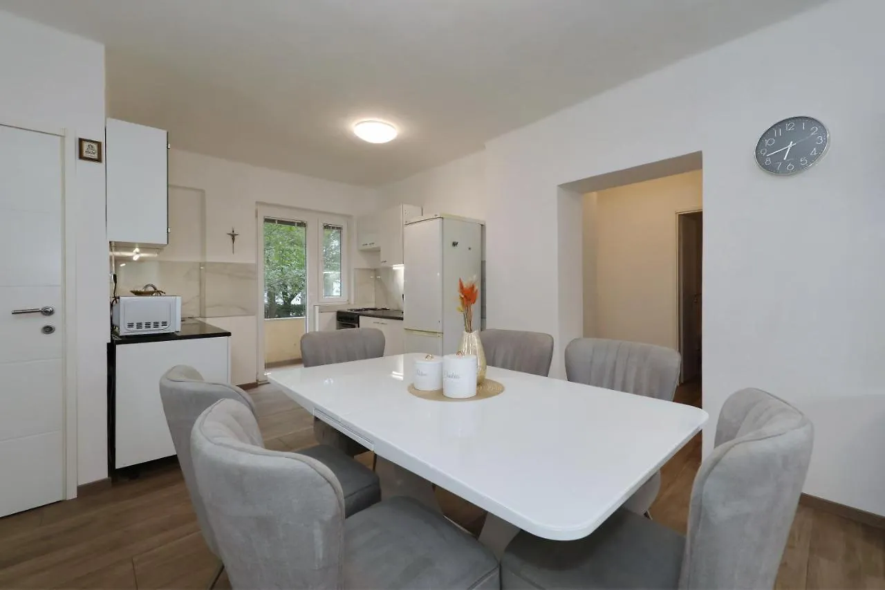Apartman Linden Zadar 0*,