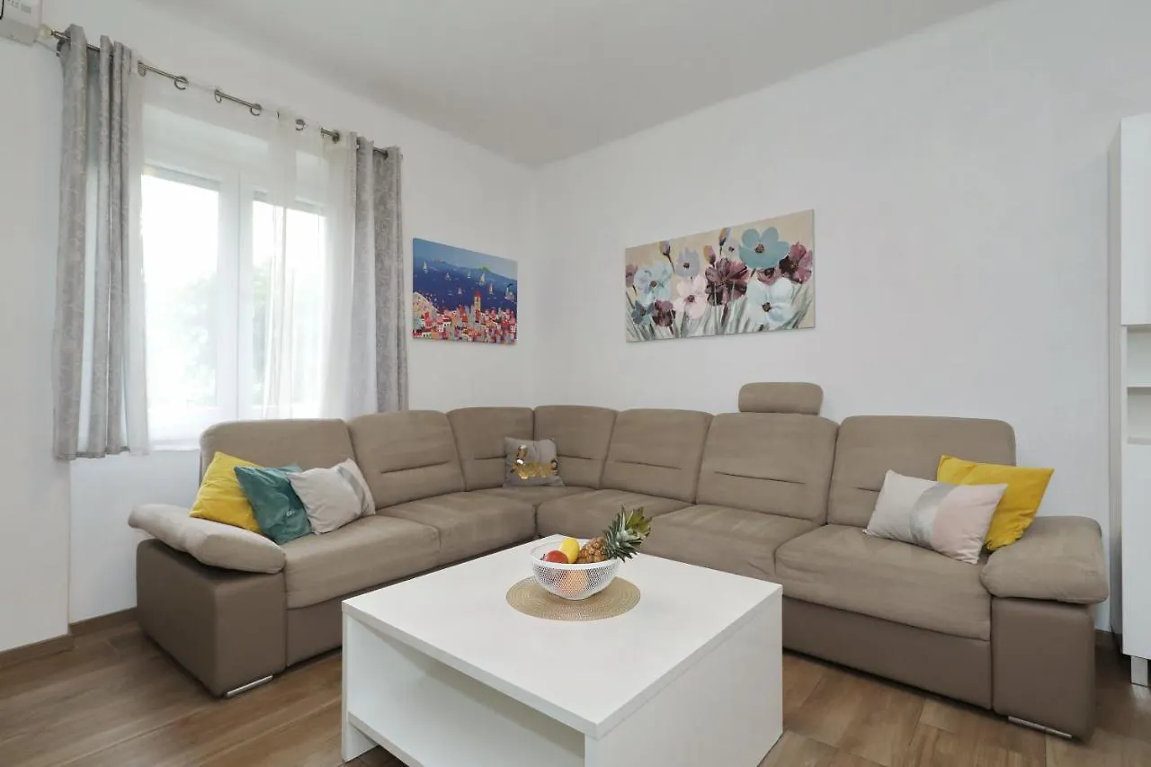 Apartman Linden Zadar 0*,